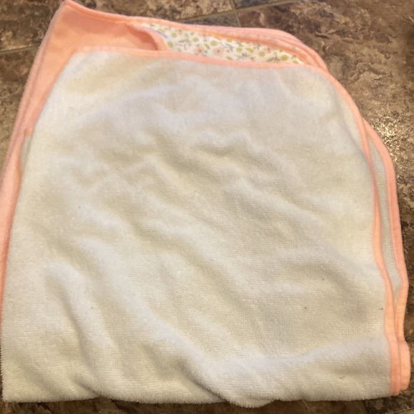 Baby bath towels “you are loved” set of 2 - Picture 4 of 5